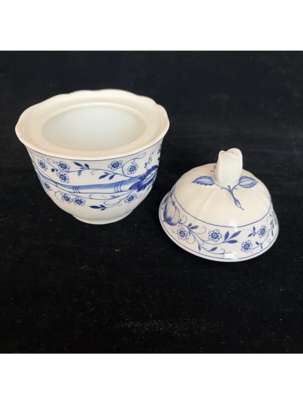 Vintage Retsch Blue Onion Sugar Bowl w Lid Blue White Porcelain Germany 4.75in